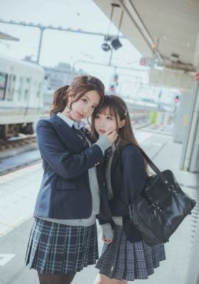 小夫妻av客廳_4K韓國電影在線觀看