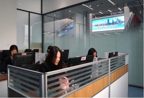 青島西海岸新區人社局 服務熱線接訴即辦，智慧社保服務為民